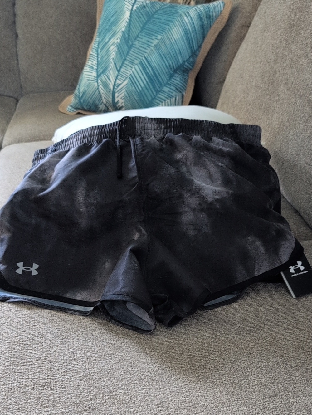 Under Armour Women's Black Athletic Running Shorts  Subtle Marbling Brand New